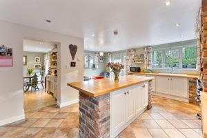 Family Kitchen- click for photo gallery